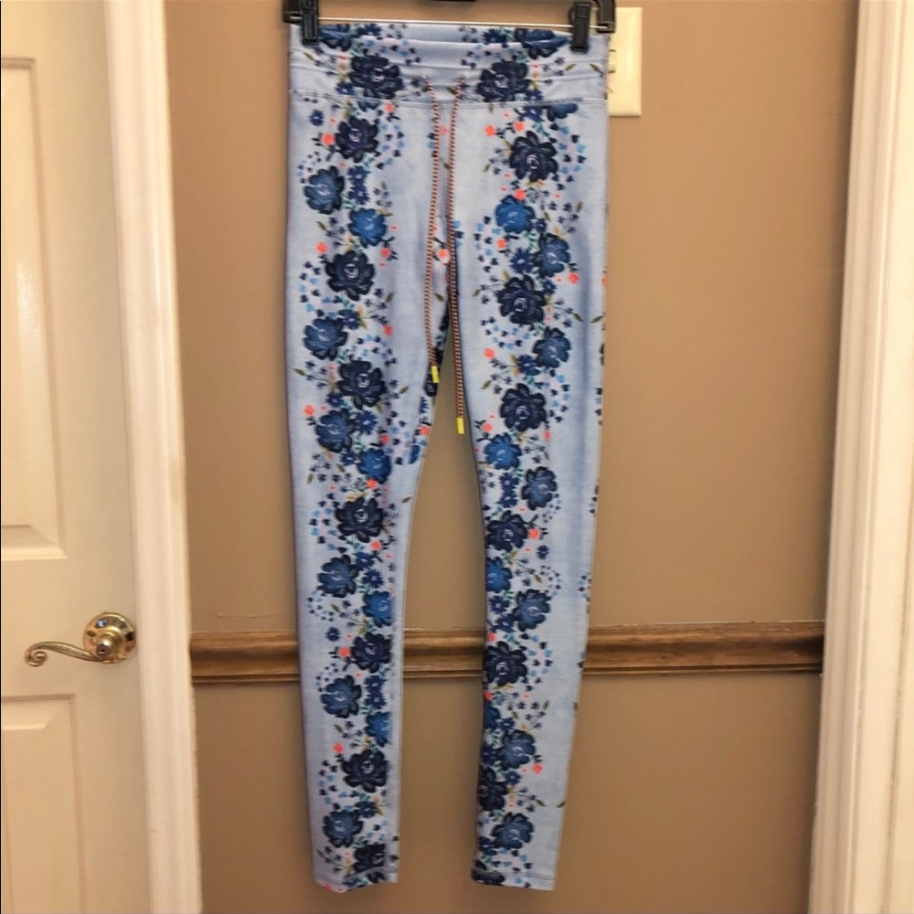 The Upside Denim Dahlia Leggings - Picture 3 of 5